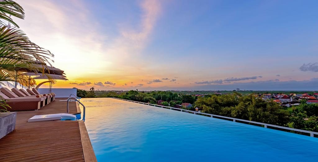 10 Rekomendasi Hotel Murah dengan Infinity Pool di Bali, Panoramanya Kece Abis