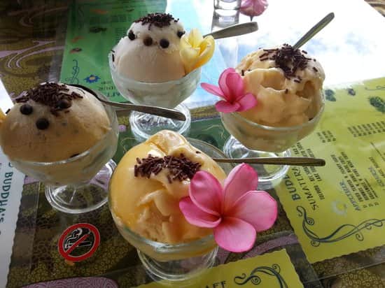 Jalan jalan ke Danau Toba? Nih 7 Tempat Makan Halal di Samosir