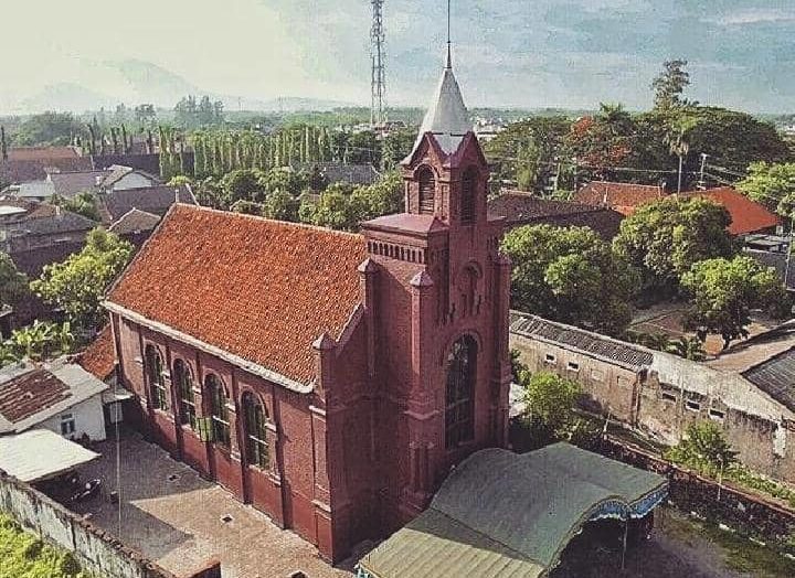 10 Gereja Berarsitektur Unik di Indonesia 10 Gereja Berarsitektur Unik di Indonesia