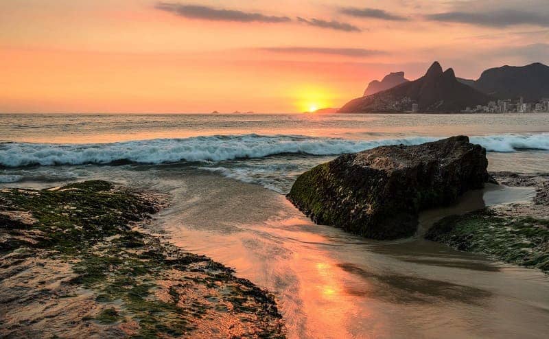 20 Pantai Terkenal di Brazil Keindahannya Tiada Duanya