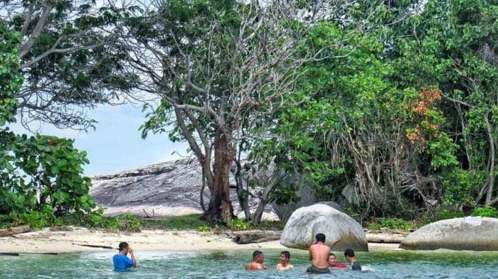 10 Wisata Alam di Jambi Mulai Cagar alam, Danau, Hingga Pantai 10 Wisata Alam di Jambi