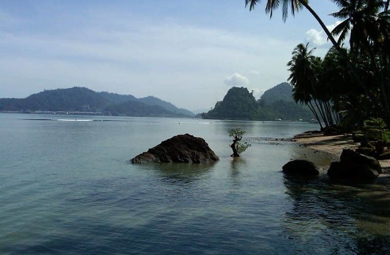 10 Pantai Terindah di Padang Yang Menggetarkan Hati