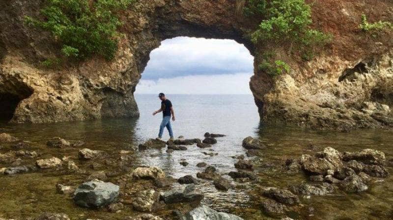 Jelajahi 10 Pantai Indah di Maluku, Panoramanya Kece Abis!