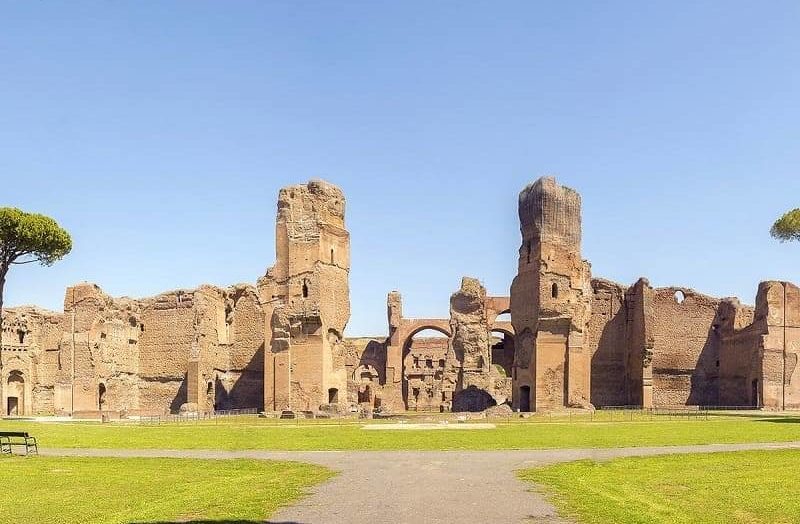 10 Destinasi Wisata Bangunan Peninggalan Romawi Kuno Di Italia
