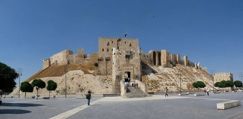 10 Kastil Terbesar Di Dunia, Kemegahannya Bak Negeri Dongeng
