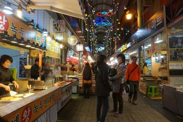 KDrama Lover, Nih 10 Tempat Wisata Kuliner di Korea Selatan