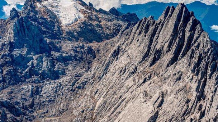 Hobi Mendaki? Nih 8 Gunung di Papua Yang bisa Kamu Coba