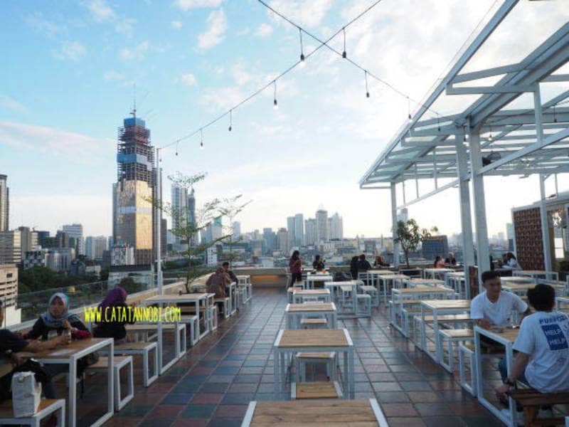 14 Cafe Rooftop Terbaik di Jakarta, Keren Abis!