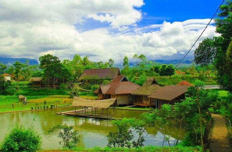 Jelajahi Kearifan Lokal 10 Desa Wisata Jawa Barat