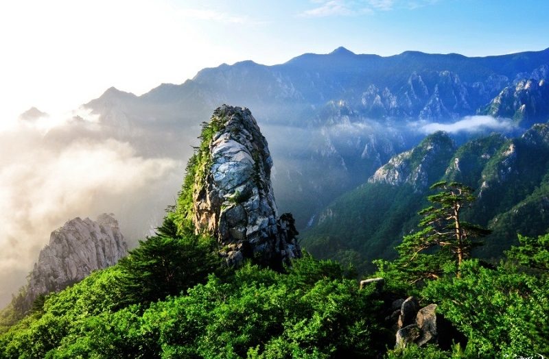 Jelajah 10 Wisata Gunung di Korea